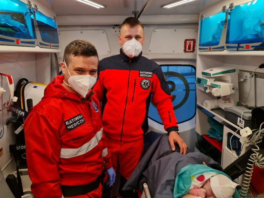 MIEJSCE URODZENIA: KARETKA KPR